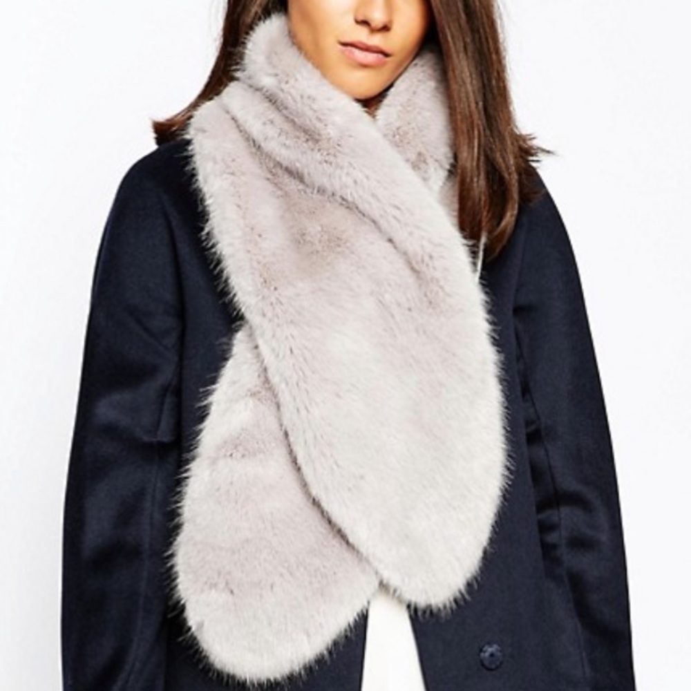 Reiss Faux Fur Scarf Oatmeal Vertical Women’s